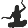Девушка с поднятыми руками в позе медитации