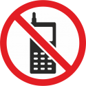 Запрещается пользоваться мобильными телефонами
